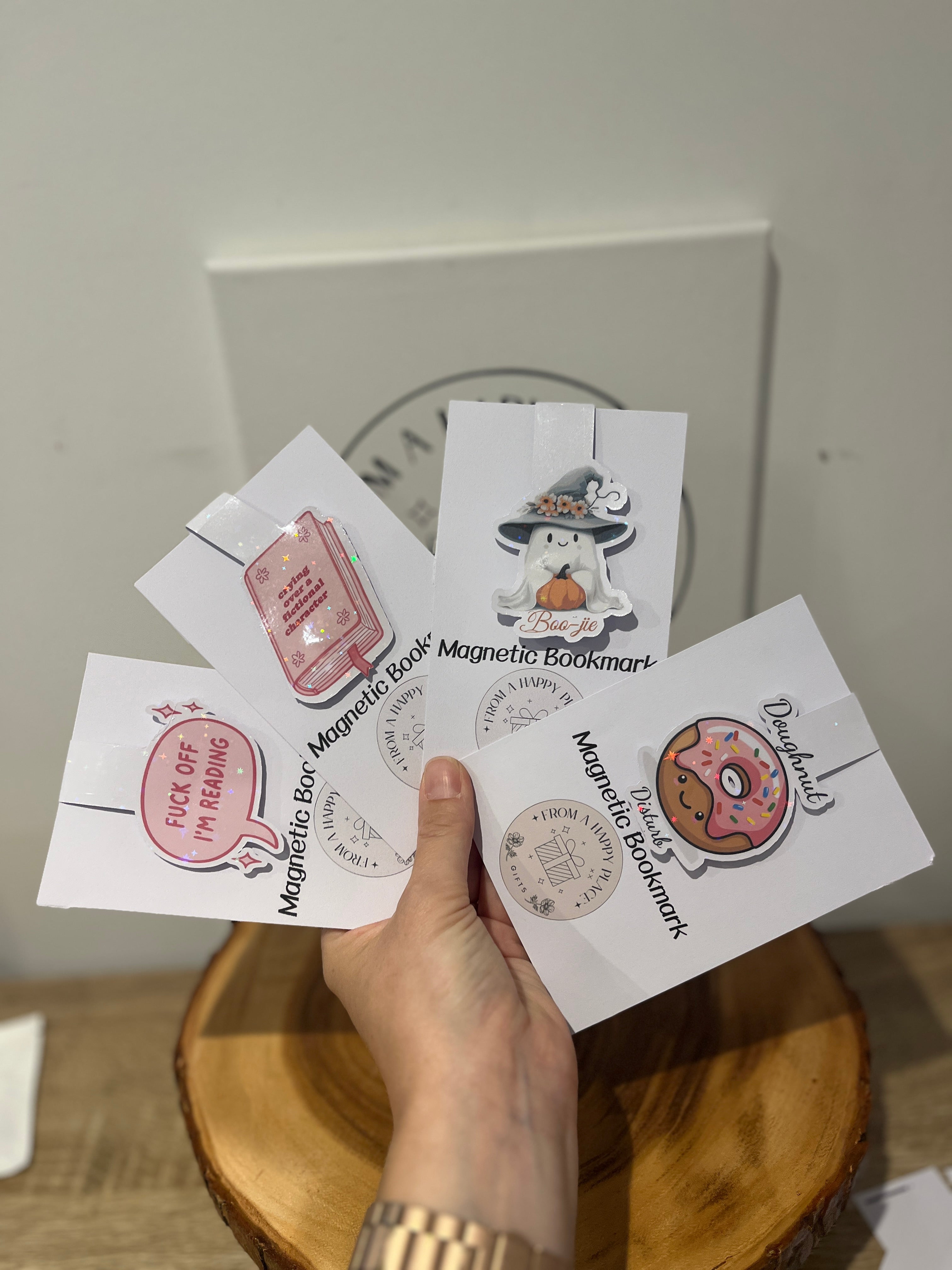 Magnetic bookmarks