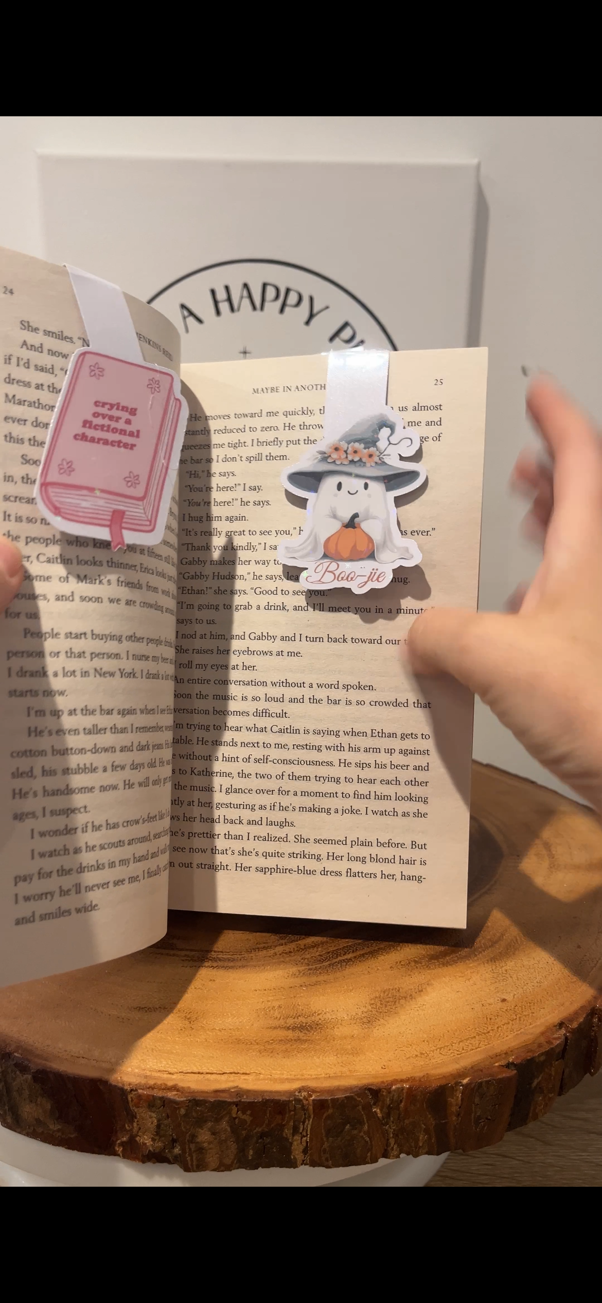 Magnetic bookmarks